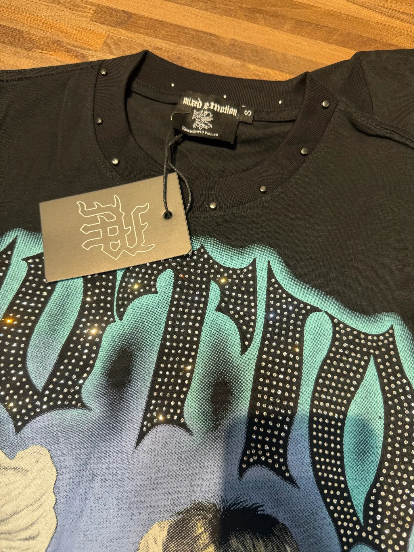 E 8126 #Cream White/Active Black｜ MIXED EMOTION In Stock real shot (imported Australian diamond perm) American trendy brand loose casual T-shirt Fabric (fabric): 32 counts Weight combed double yarn pure cotton Sizes (size): S-M L